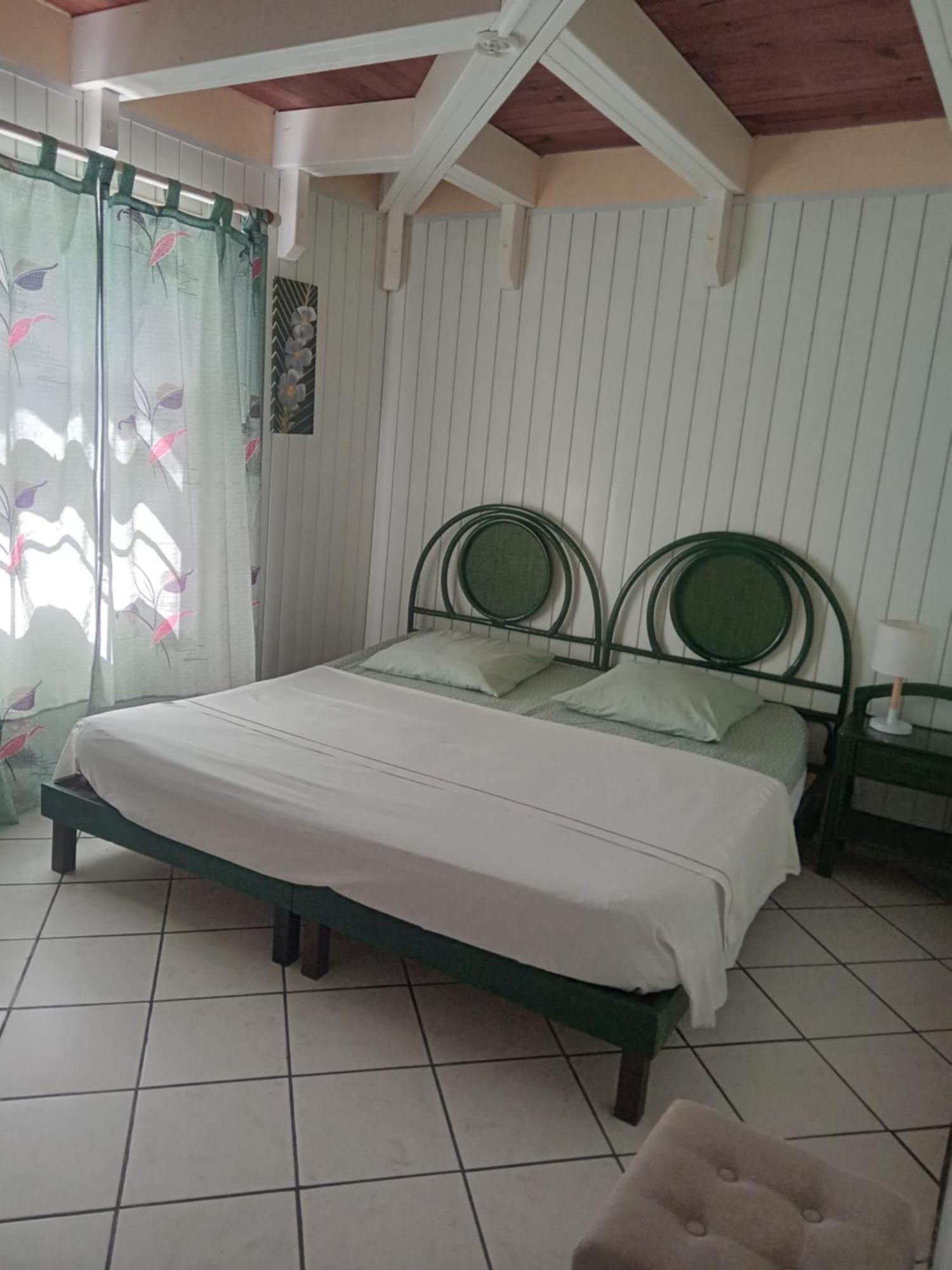 Appart'Hotel La Croisiere Gourbeyre Екстериор снимка